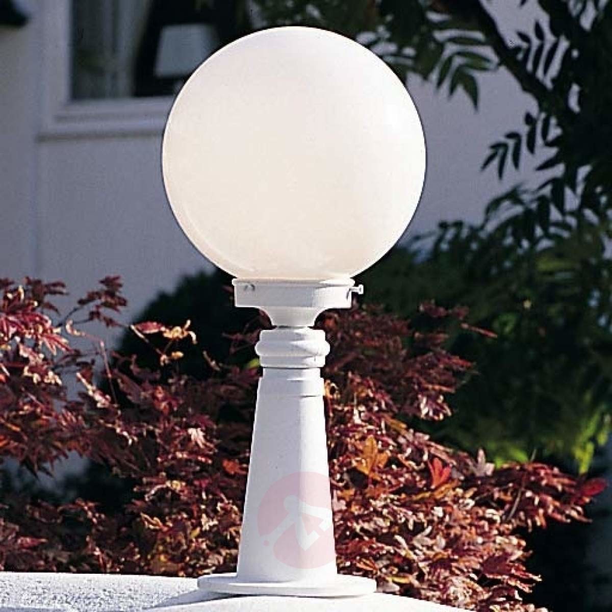 KONSTSMIDE Drobna lampa na cokół Arcturus, biały