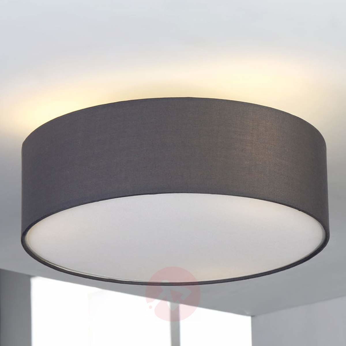 Lampenwelt Jasnoszara lampa sufitowa SEBATIN z materiału