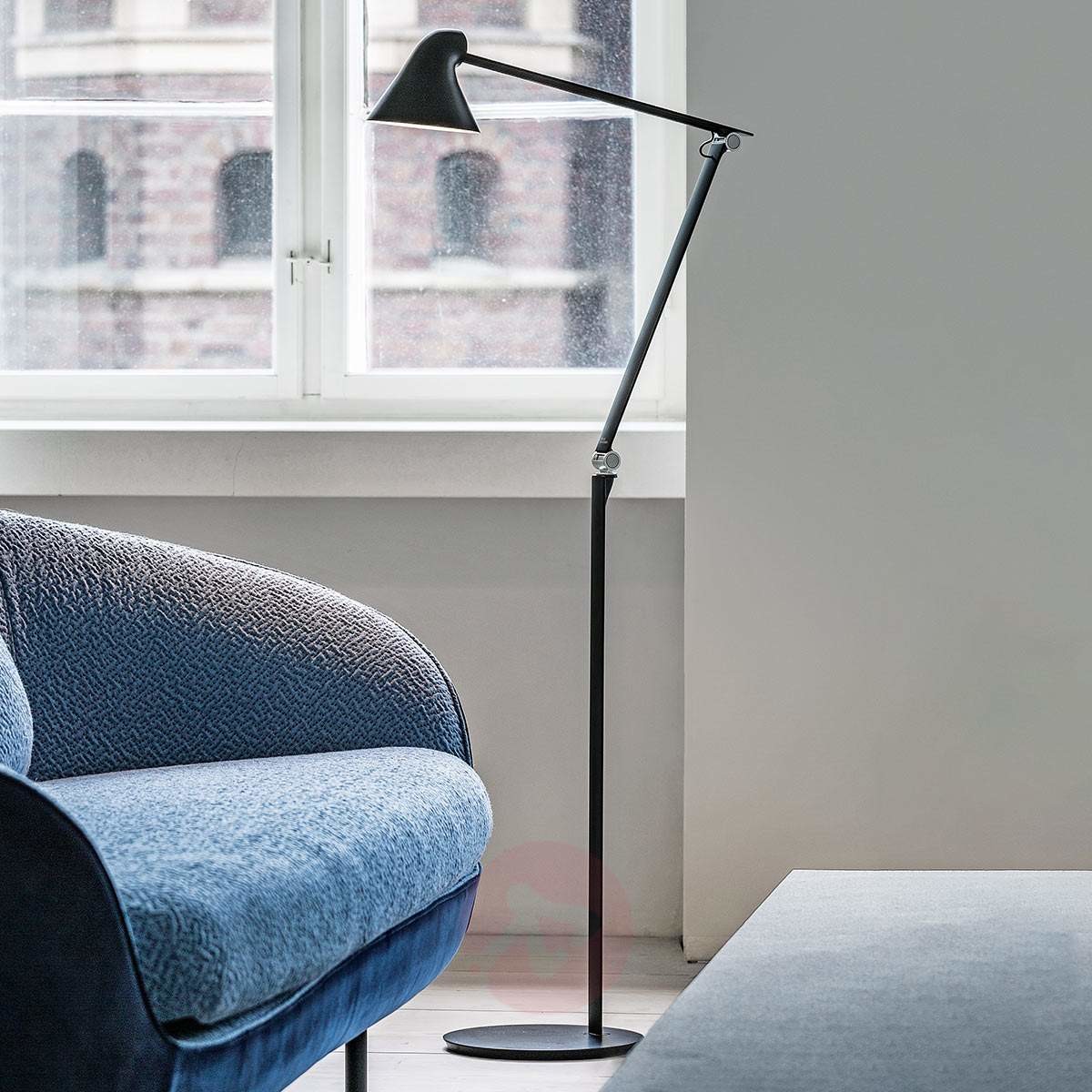 LOUIS POULSEN Louis Poulsen NJP  lampa stojąca LED, czarna