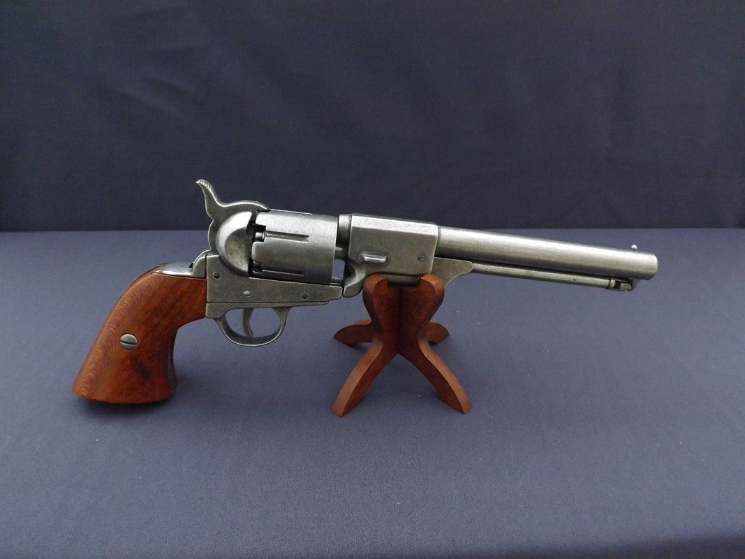 Denix SA REPLIKA REWOLWERU COLT USA NA STOJAKU MODEL 1083G+800 1083G+800