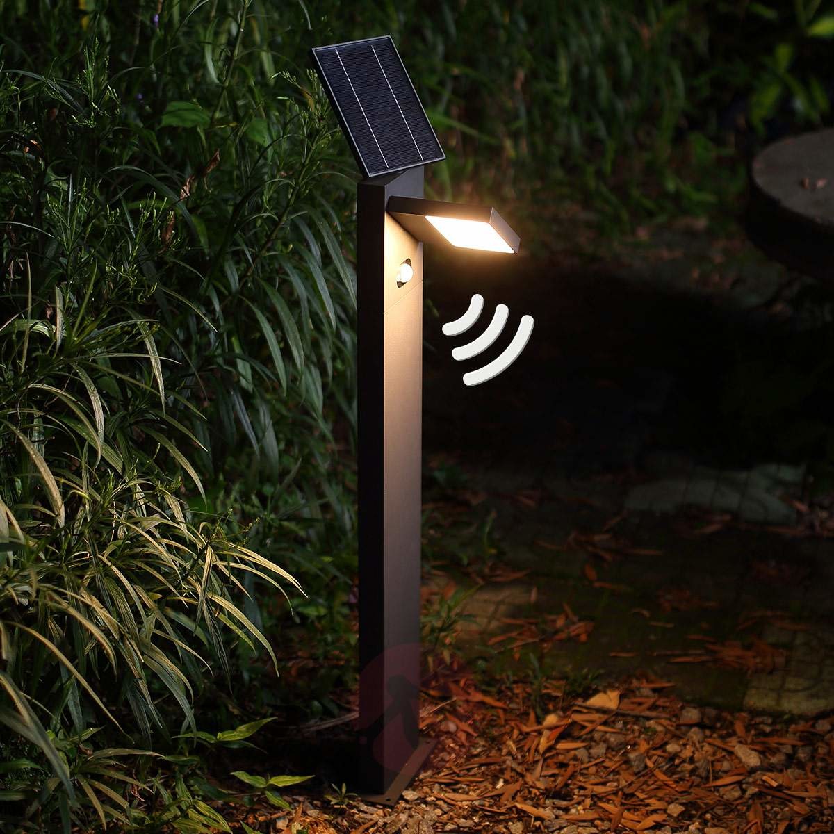 Lampenwelt com Solarny słupek ogrodowy LED Silvan, czujnik, 60 cm