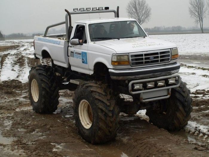 Jazda Monster-Truckiem dla czterech osób - Katowice - 40 minut JMTK40