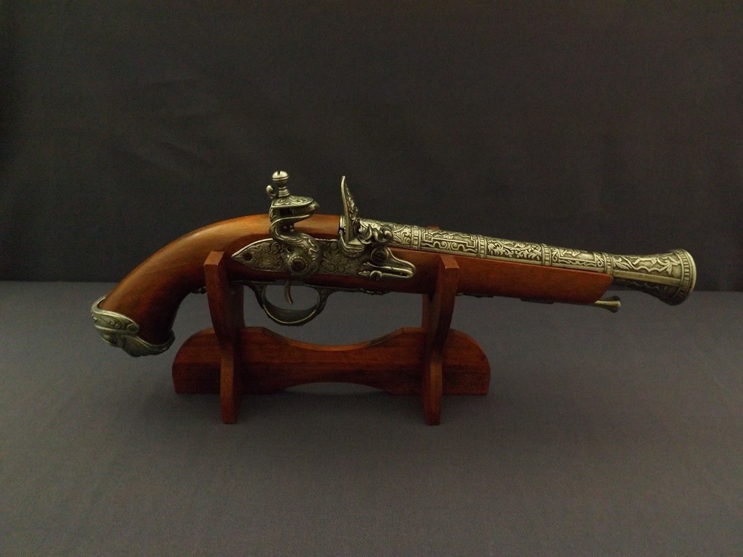 Denix SA REPLIKA WŁOSKI PISTOLET NA STOJAKU MODEL 1031G+801 1031G+801