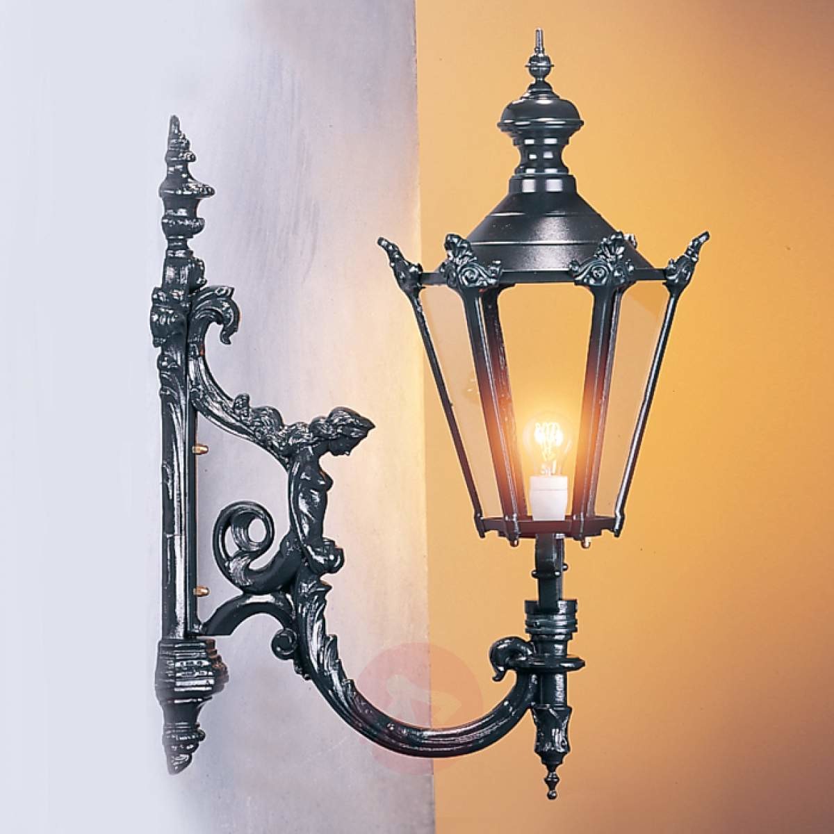 K. S. Verlichting B. V. Zewnętrzna lampa ścienna Charles, czarna