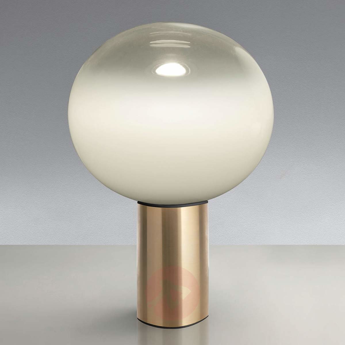 Artemide Laguna 26 lampa stołowa, mosiądz