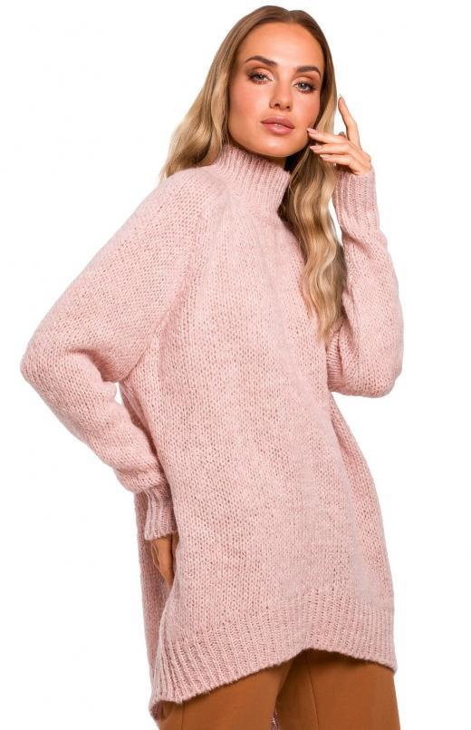 SukienkiShop Sweter damski oversize asymetryczny sweter z wełną pudrowy róż - SukienkiShop