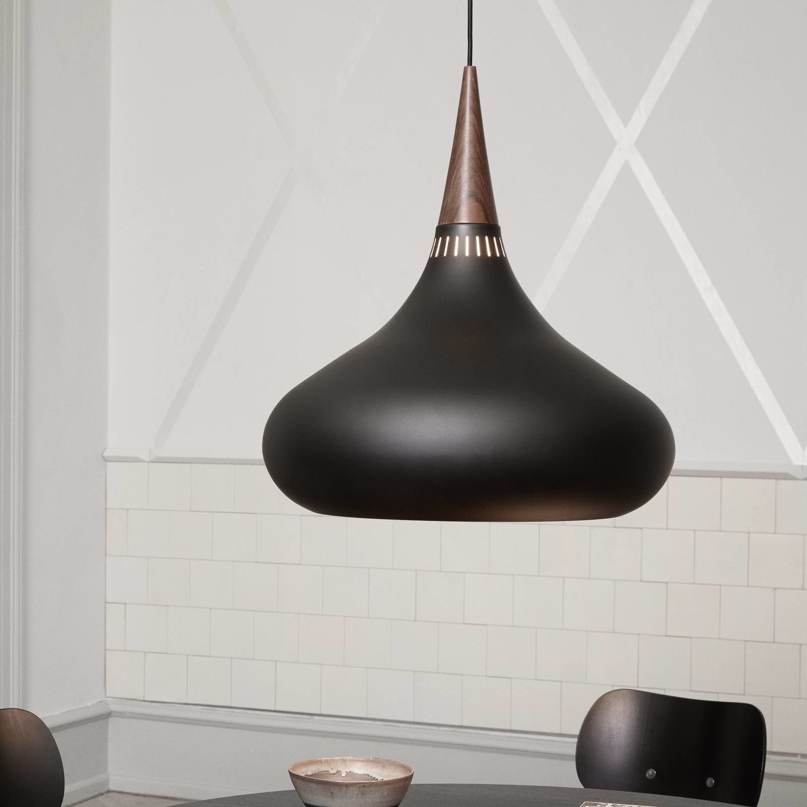 FRITZ HANSEN FRITZ HANSEN Orient P3 wisząca czarna/różowa 50cm