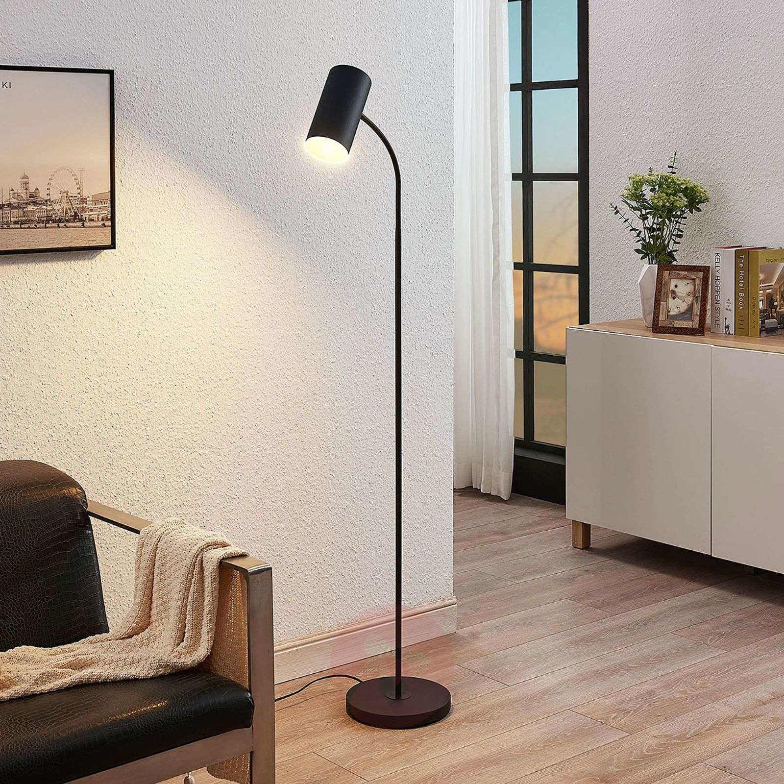 LINDBY Lampa stojąca Karoli, elastyczne ramię, czarna