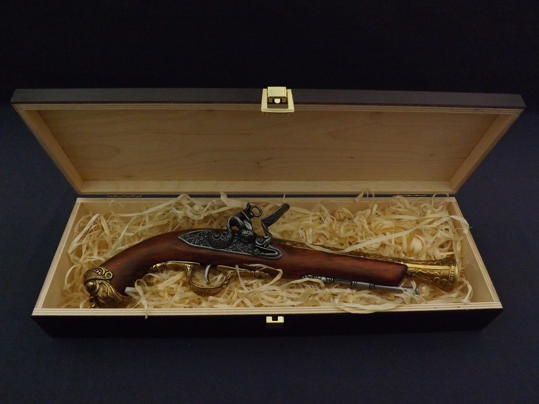 Denix SA REPLIKA WŁOSKI PISTOLET W PUDEŁKU MODEL 1031L+P02 1031L+P02