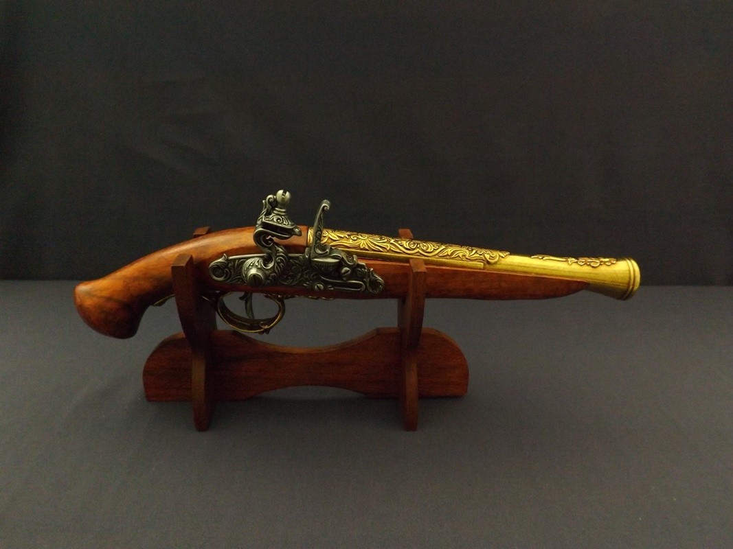 Denix SA REPLIKA NIEMIECKI PISTOLET SKAŁKOWY NA STOJAKU MODEL 1260L+801 1260L+801