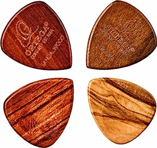 Ortega Guitars ORTEGA zestaw wytrychów drewnianych OGPW-MIX4  4 sztuki w opakowaniu/oliwek/padouk/sandały/Chacate OGPW-MIX4