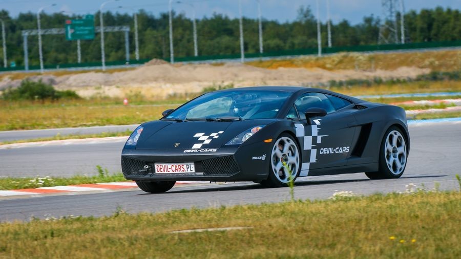 Jazda Lamborghini Gallardo i Ferrari F430 - kierowca - Tor Modlin (Warszawa) - 2 okrążenia JLFWM