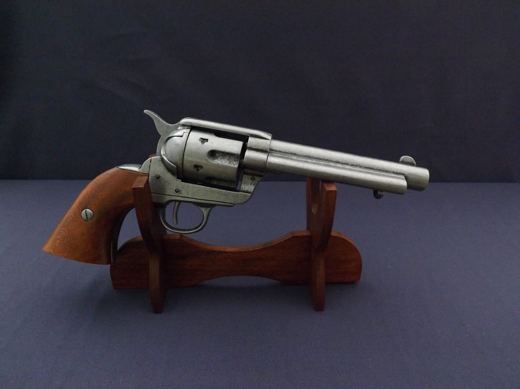 Denix SA REPLIKA REWOLWERU PEACEMAKER NA STOJAKU MODEL 1106G+801 1106G+801