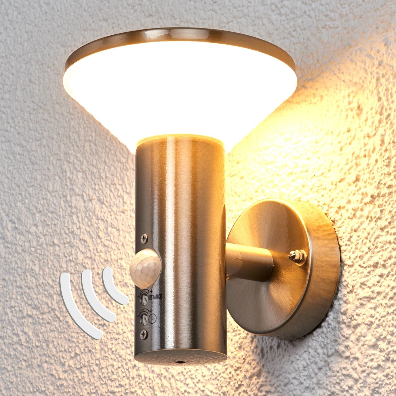 Lindby Lampa ścienna LED Tiga na zewnątrz z czujnikiem