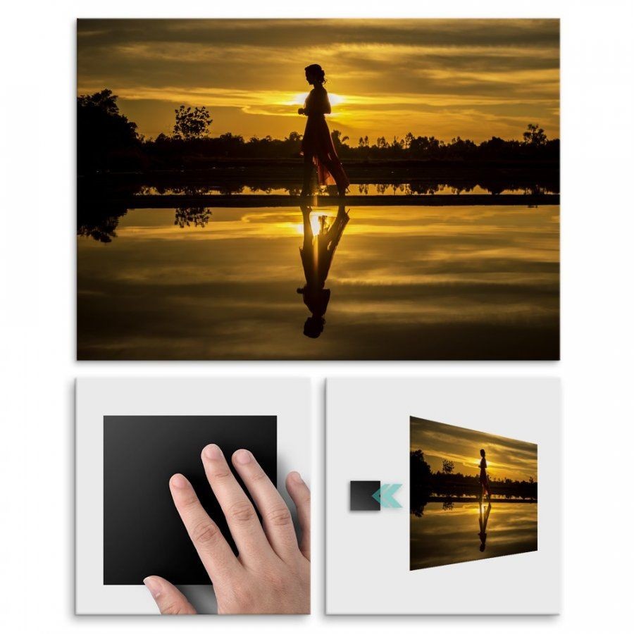 Pix4home Plakat metalowy kobieta w blasku zachodzącego słońca M POS-M-00987