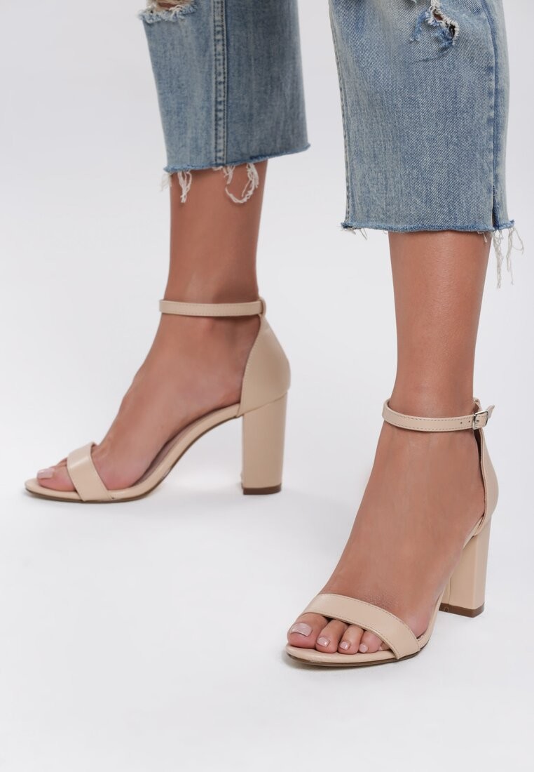 Renee Beżowe Sandały Bargaining