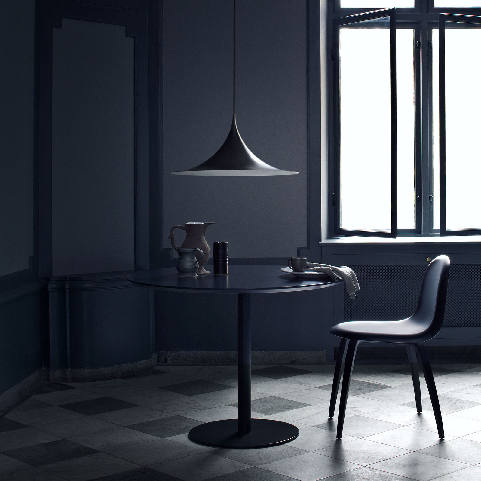 GUBI Gubi Semi lampa wisząca  47 cm czarna