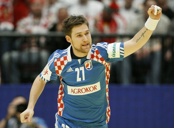 2010-01-30T170448Z_01_EIS23RE_RTRIDSP_3_HANDBALL-EUROPEAN.jpg