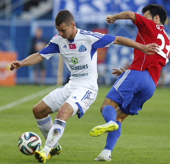 PIŁKA EKSTRAKLASA PIAST GLIWICE RUCH CHORZÓW (Jakub Kowalski Gerard Badia )