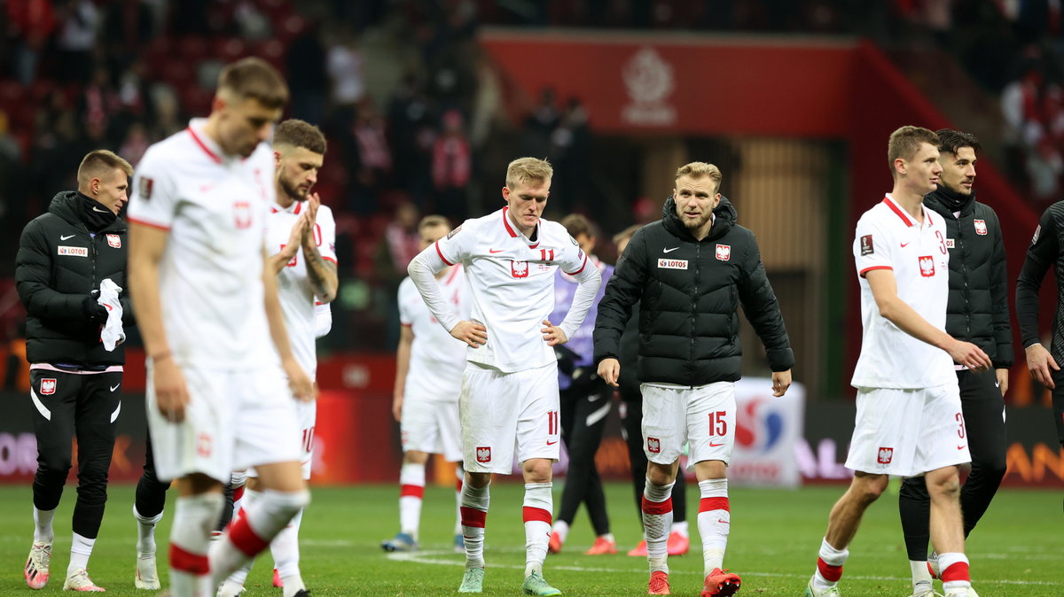 Reprezentanci Polski przegrali z Węgrami, przez co nie będą rozstawieni, co może utrudnić im awans do mundialu.