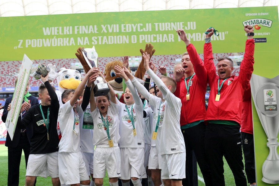 Z Podwórka na Stadion