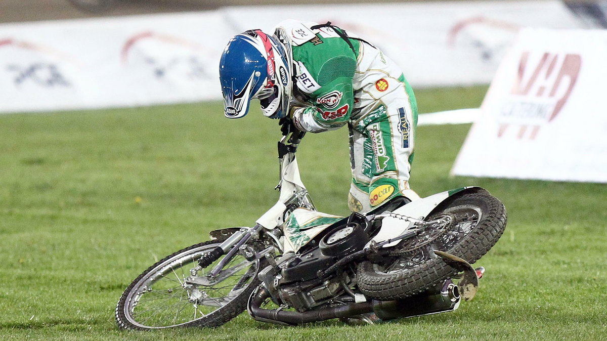 Podczas półfinału play-off z 2013 w jednej z głównych ról wystąpił Rune Holta