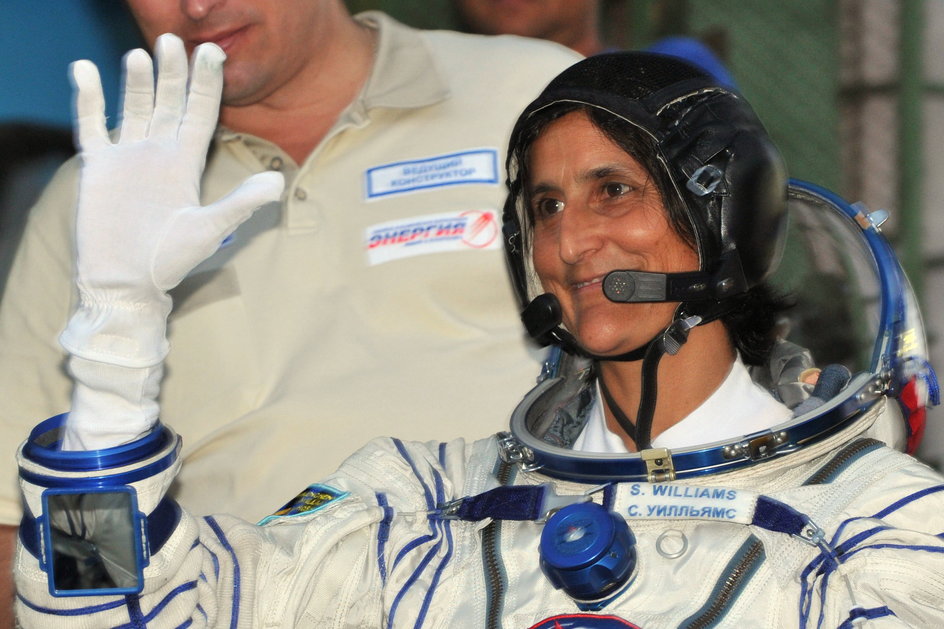 Sunita Williams jest pionierką kosmicznej lekkoatletyki. Amerykanka indyjskiego pochodzenia wystartowała w bostońskim maratonie, przebywając ponad 400 km nad ziemią. Jej czas to 4:23:10.