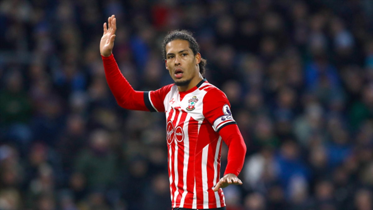 Virgil van Dijk wznowił treningi z Southampton