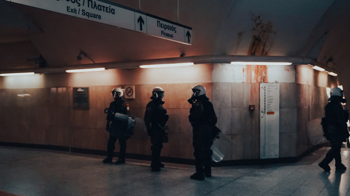 Niepokojące sceny w metrze w Atenach