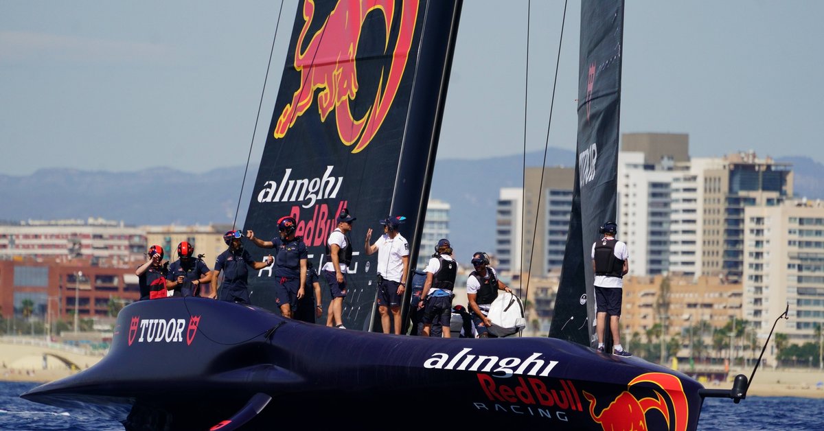 Alinghi Red Bull porzucili Puchar Ameryki. Szwajcarzy piszą o drugim dnie