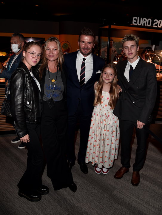 Kate Moss z córką Lilą, David Beckham z córką Harper i synem Cruzem