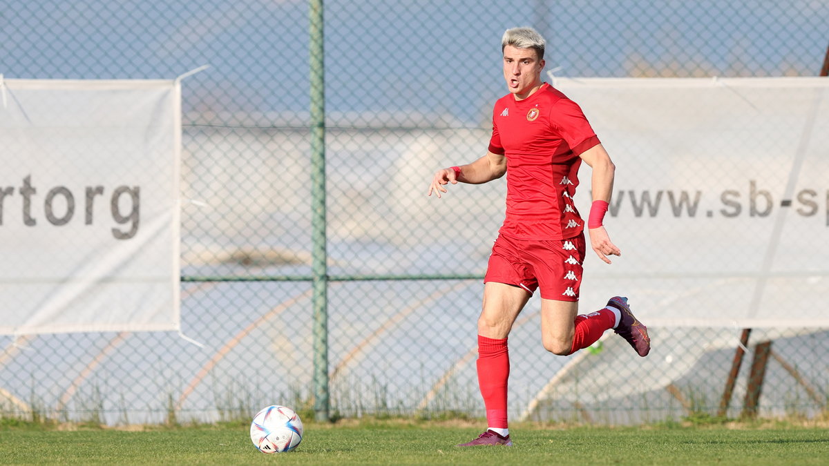 Jordi Sanchez podczas sparingu Widzewa