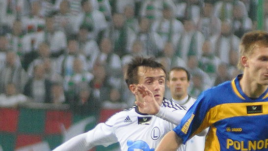 Miroslav Radović (L) w meczu z Arką Gdynia