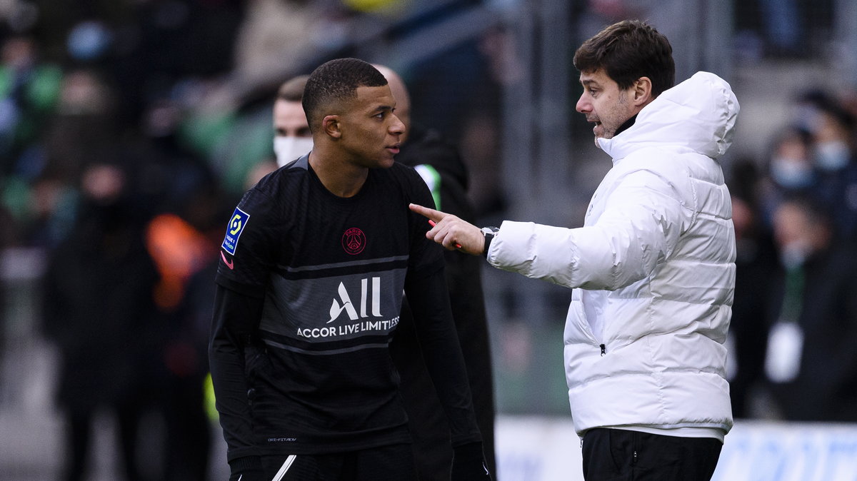 Kylian Mbappe w rozmowie z Mauricio Pochettino