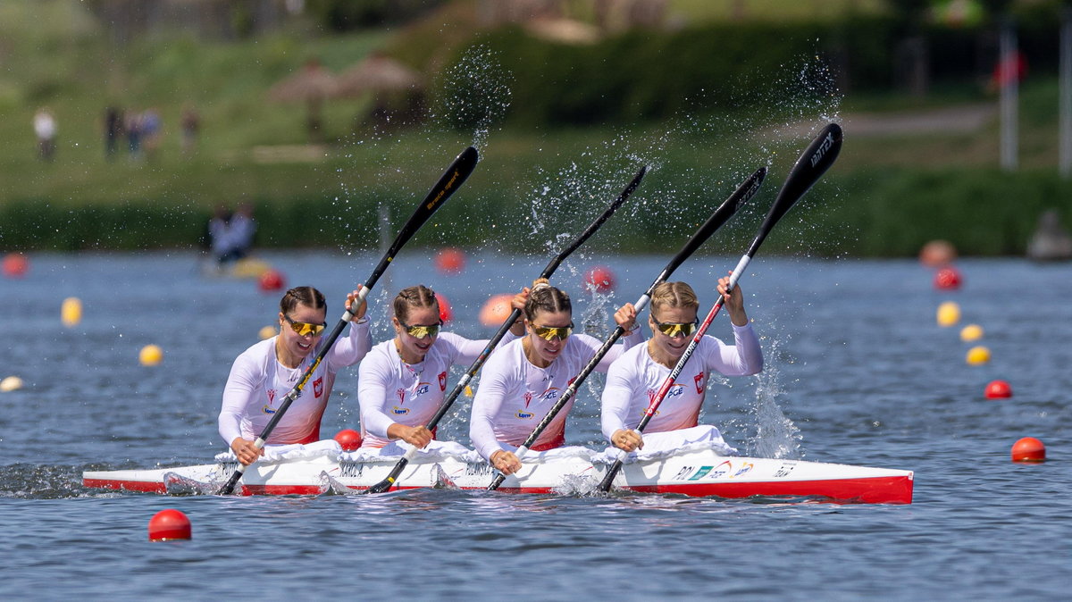 Dominika Putto, Adriana Kąkol, Anna Puławska i Karolina Naja