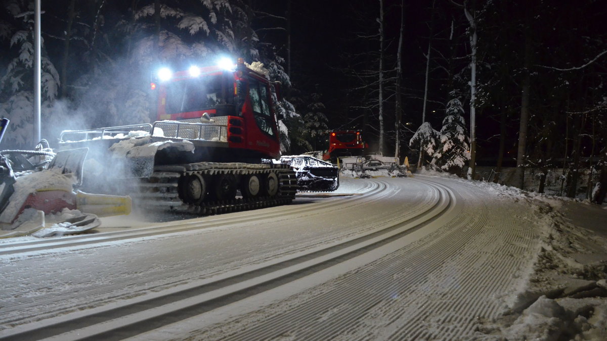 Zmodernizowane trasy biegowe w COS Zakopane. Posiadają sztuczne naśnieżanie i oświetlenie. Wciąż jednak są zbyt krótkie