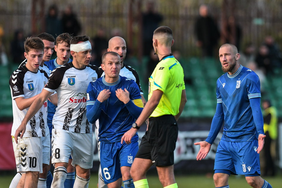 Piłkarze Sandecji muszą domowe rozgrywać na stadionie Garbarni, choć woleliby w Stróżach