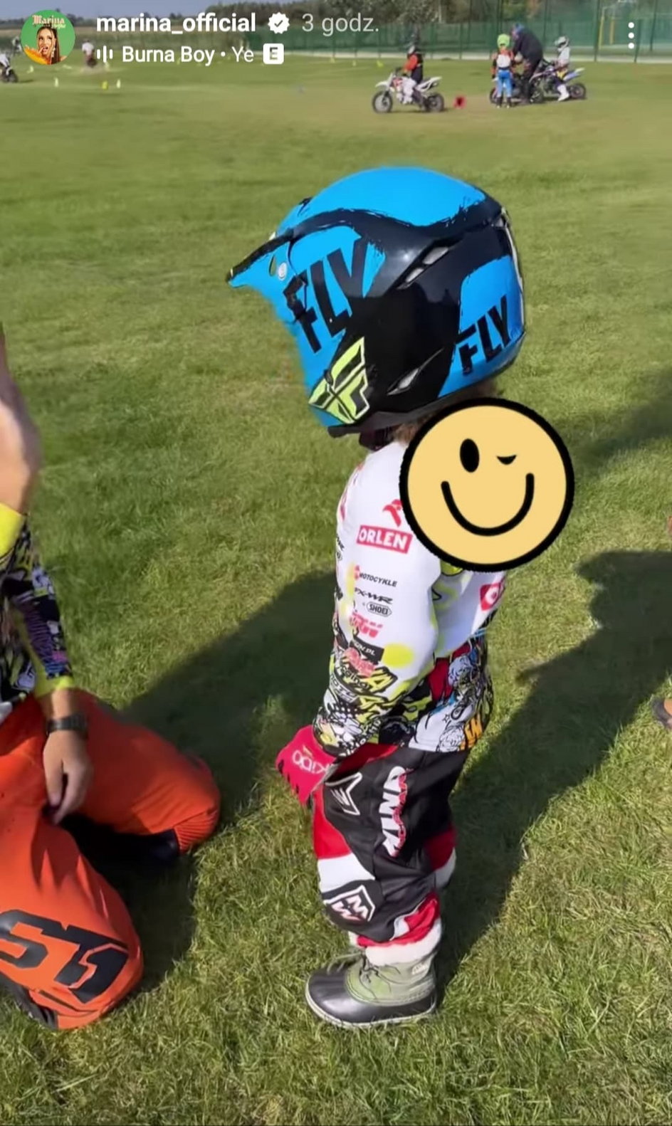 Liam Szczęsny uczy się jeździć na motocrossie