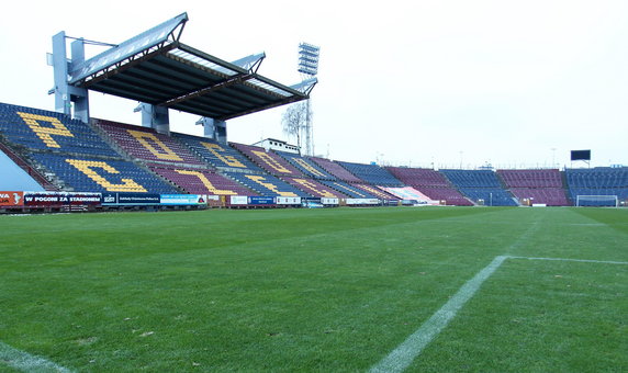 Pilka nozna. Ekstraklasa. Pogon Szczecin. Stadion oraz murawa. 08.02.2017