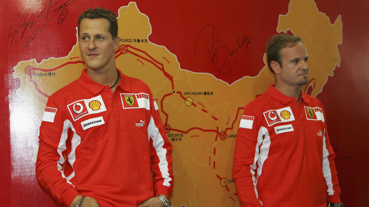 Michael Schumacher (L) i Ruben Barrichello