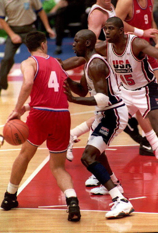 Trzy legendy. Finał igrzysk w Barcelonie. Drażen Petrović, Michael Jordan i Magic Johnson.