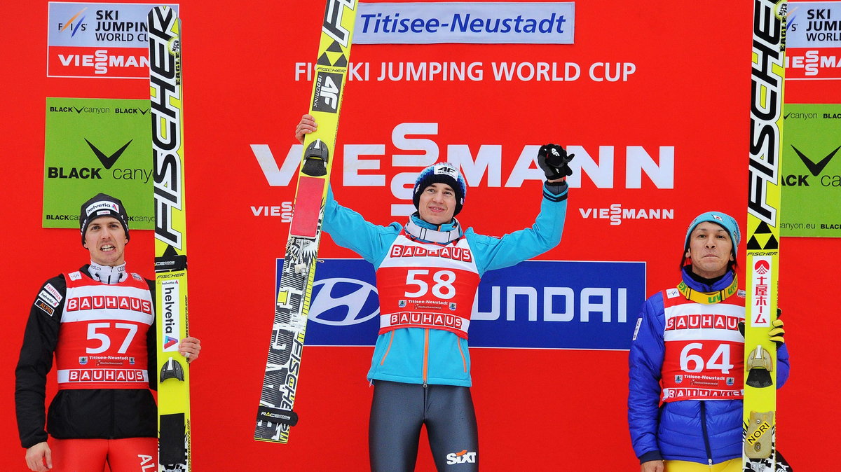 Kamil Stoch (w środku)