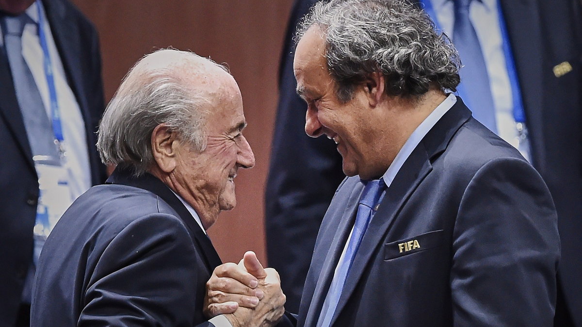 Sepp Blatter (L) i Michel Platini