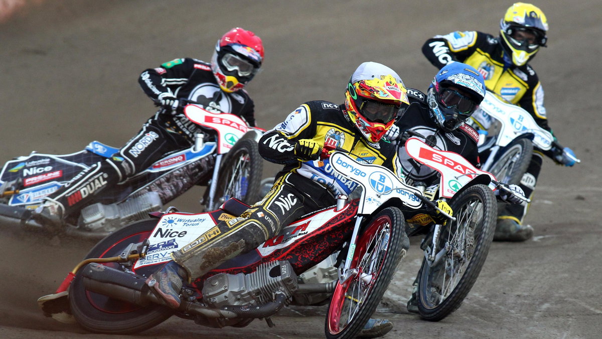 OSKAR FAJFER , (N/B) KAMIL ADAMCZEWSKI , (CZ/R) JAROSLAW HAMPEL , (Z/Y) TOMASZ GOLLOB