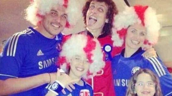 Julio Cesar (z lewej), David Luiz (w środku)