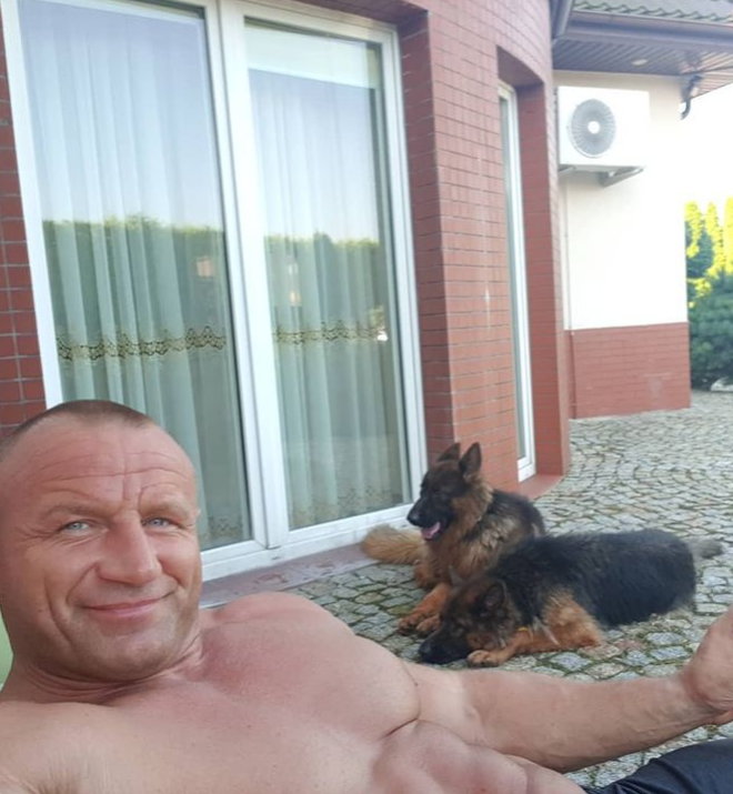 Jak mieszka Mariusz Pudzianowski?