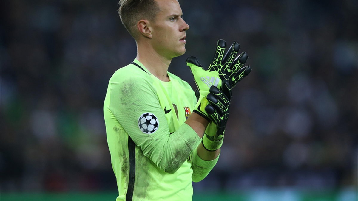 Ter Stegen przeprasza za błędy z niedzielnego meczu.