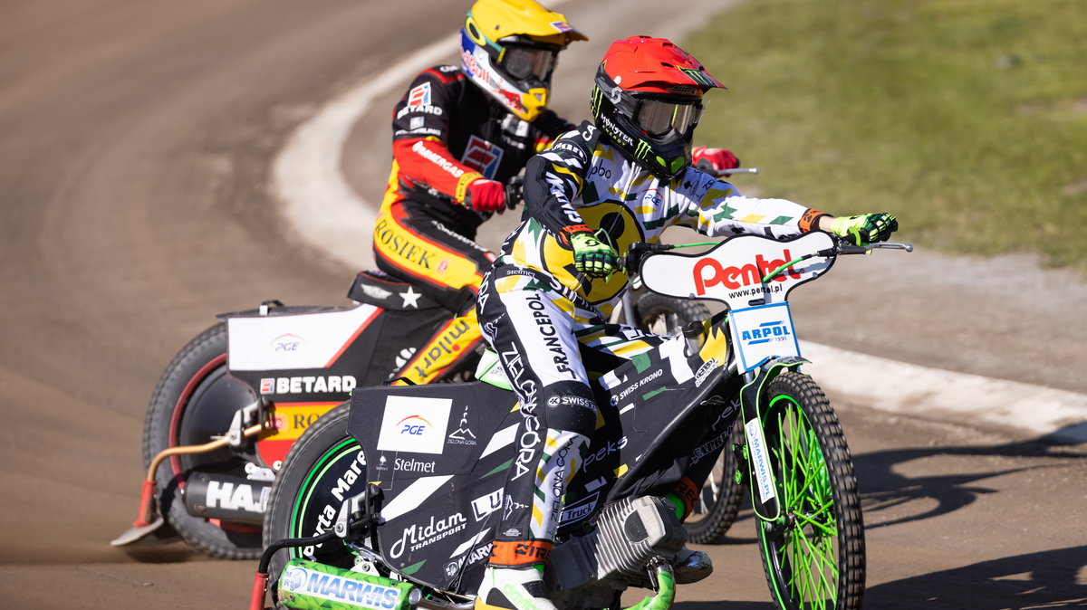 2021.05.30 Zielona Gora Zuzel Speedway 2021 PGE Ekstraliga Zuzlowa 2021 Marwis.pl Falubaz Zielona Gora - Betard Sparta Wroclaw N/z Patryk Dudek, Maciej Janowski (z) Foto Marcin Karczewski / PressFocus 2021.05.30 Speedway 2021 PGE Ekstraliga Zuzlowa 2021 Marwis.pl Falubaz Zielona Gora - Betard Sparta Wroclaw N/z Patryk Dudek, Maciej Janowski (z) Foto Marcin Karczewski / PressFocus