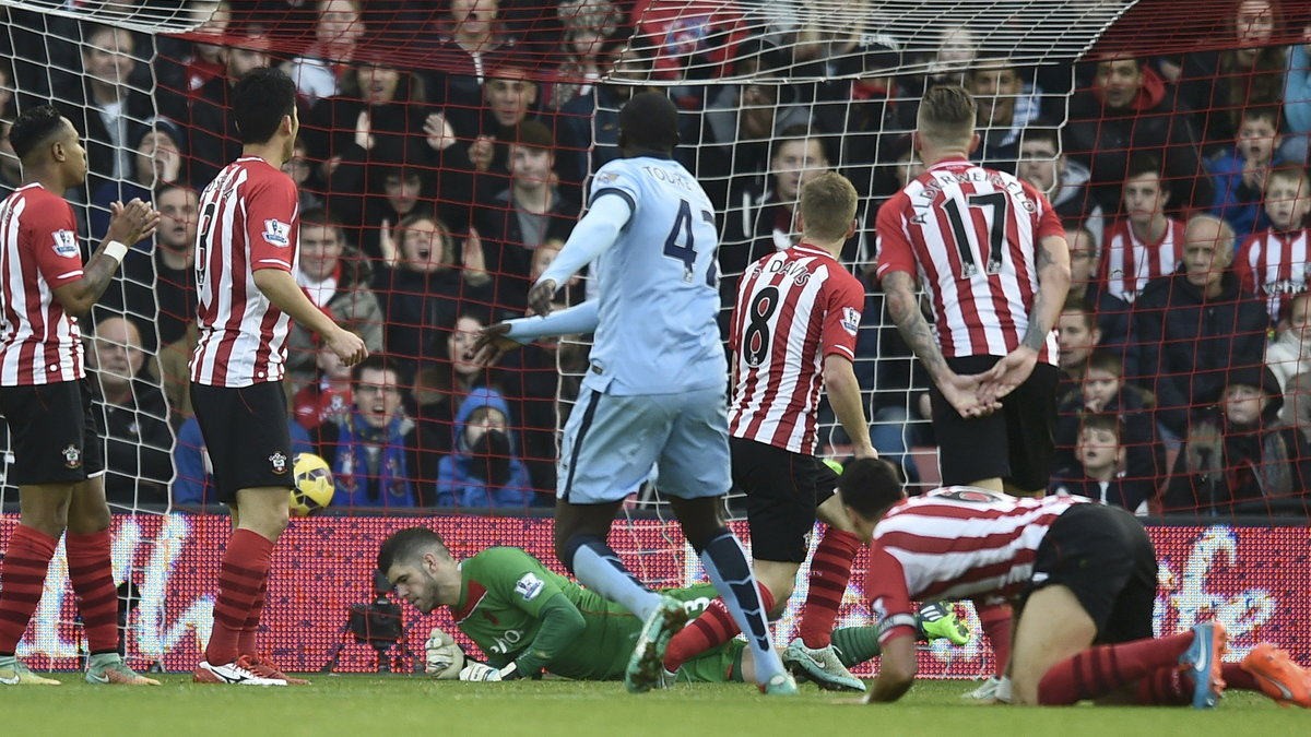 Yaya Toure strzela bramkę Southampton