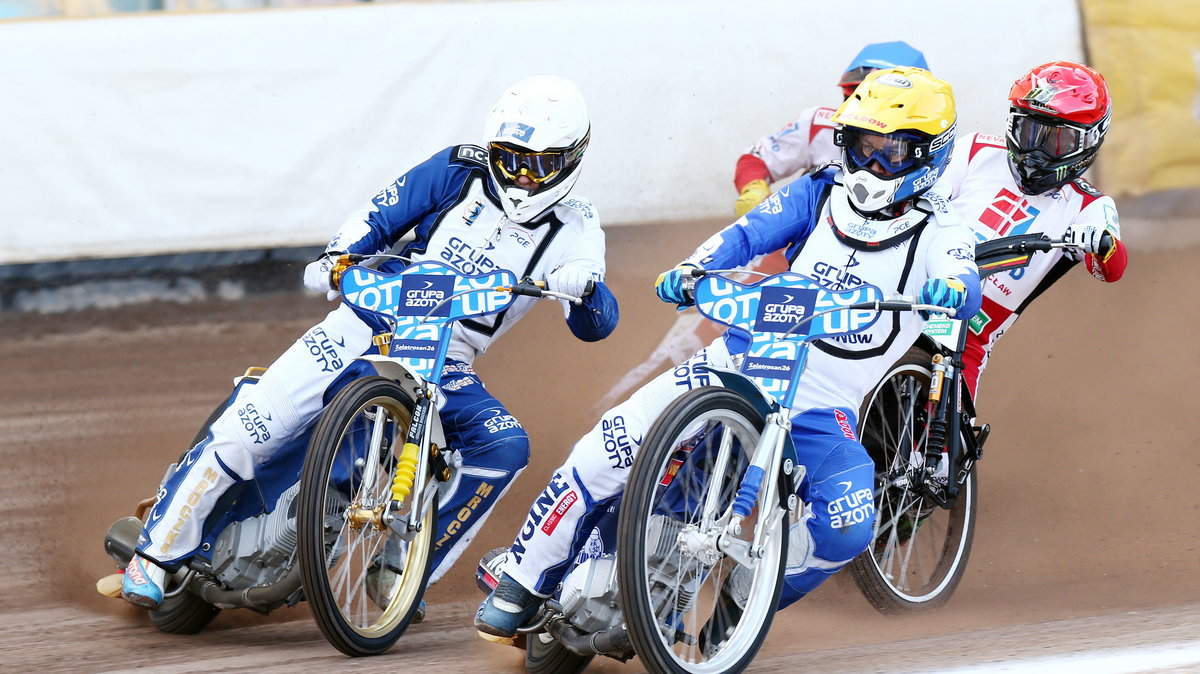 Artur Mroczka (z lewej), Nicki Pedersen (środek), Tai Woffinden (z prawej)